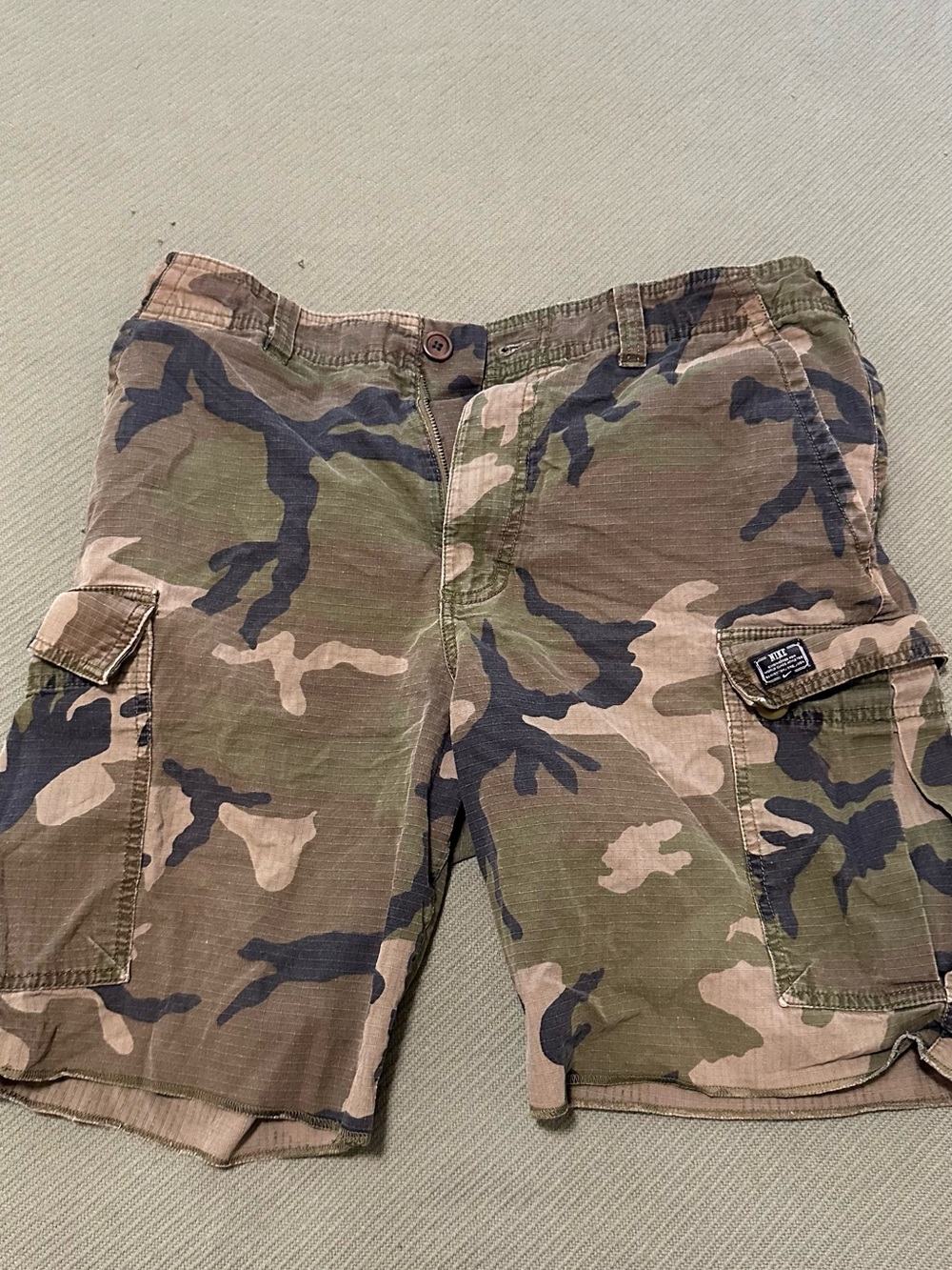 Nike SB Men's Camo Cargo Shorts - Green/Brown